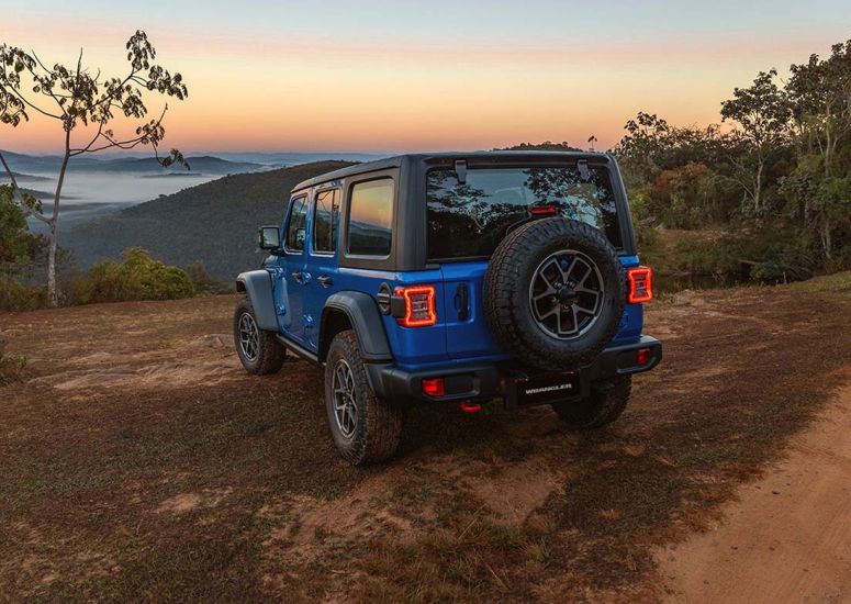 Jeep Wrangler exterior vista desde atrás